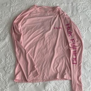 Women’s pink Huk long sleeve fishing shirt